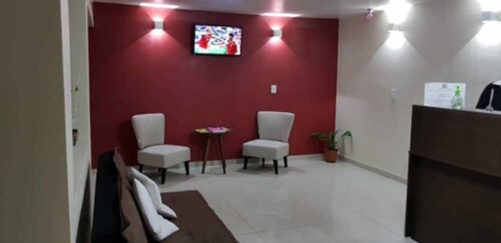Iguazu Urban Hotel Express ปูแอร์โตอีกวาซู ภายนอก รูปภาพ