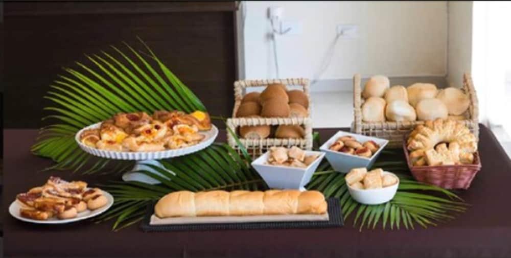 Iguazu Urban Hotel Express ปูแอร์โตอีกวาซู ภายนอก รูปภาพ