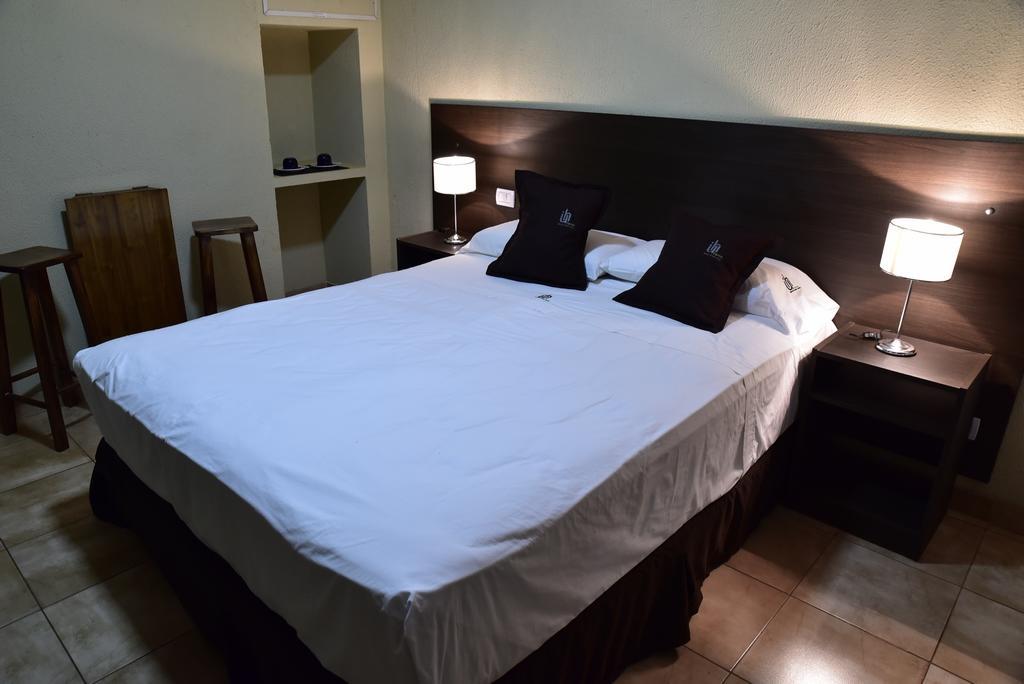 Iguazu Urban Hotel Express ปูแอร์โตอีกวาซู ภายนอก รูปภาพ