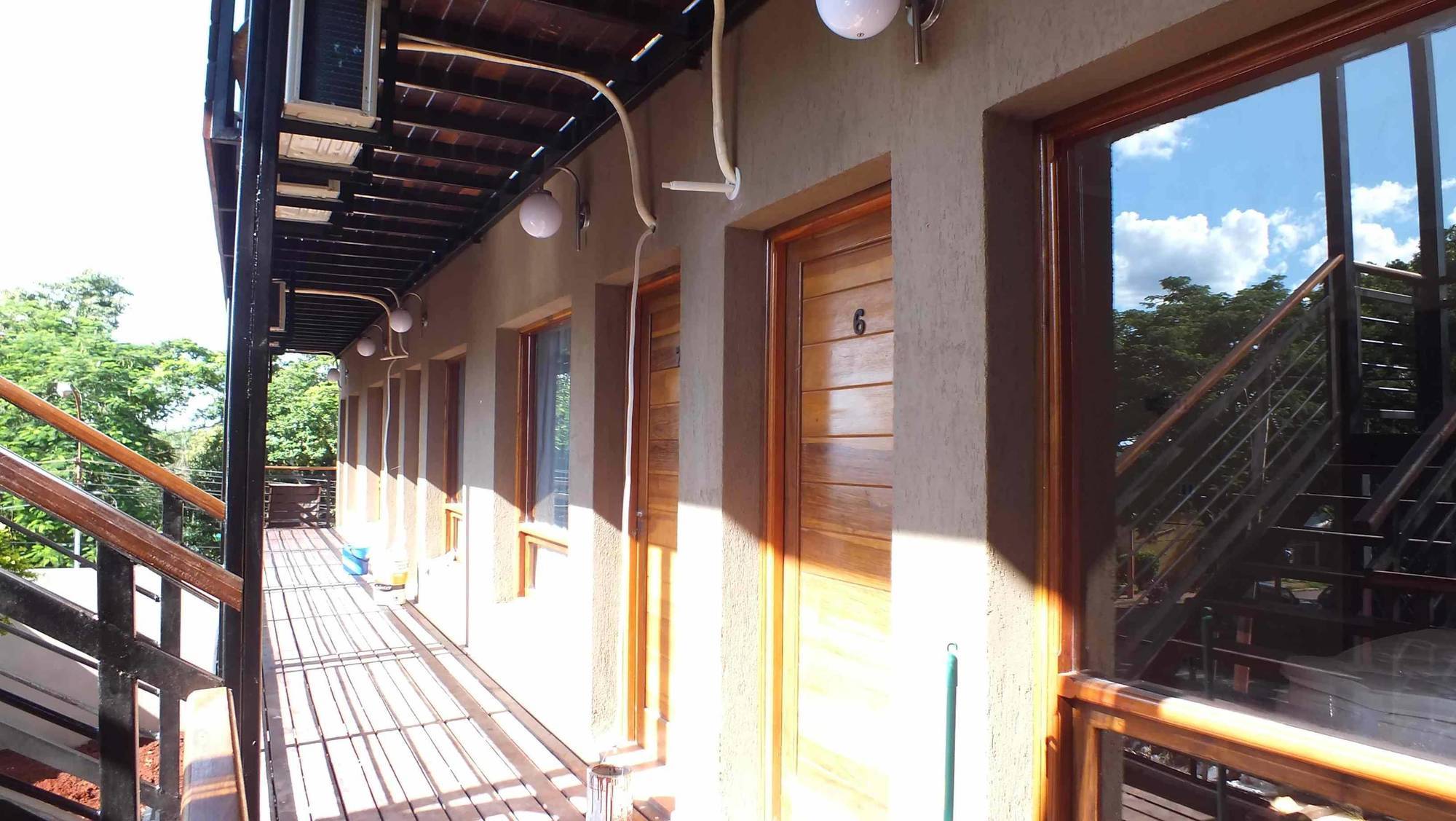 Iguazu Urban Hotel Express ปูแอร์โตอีกวาซู ภายนอก รูปภาพ