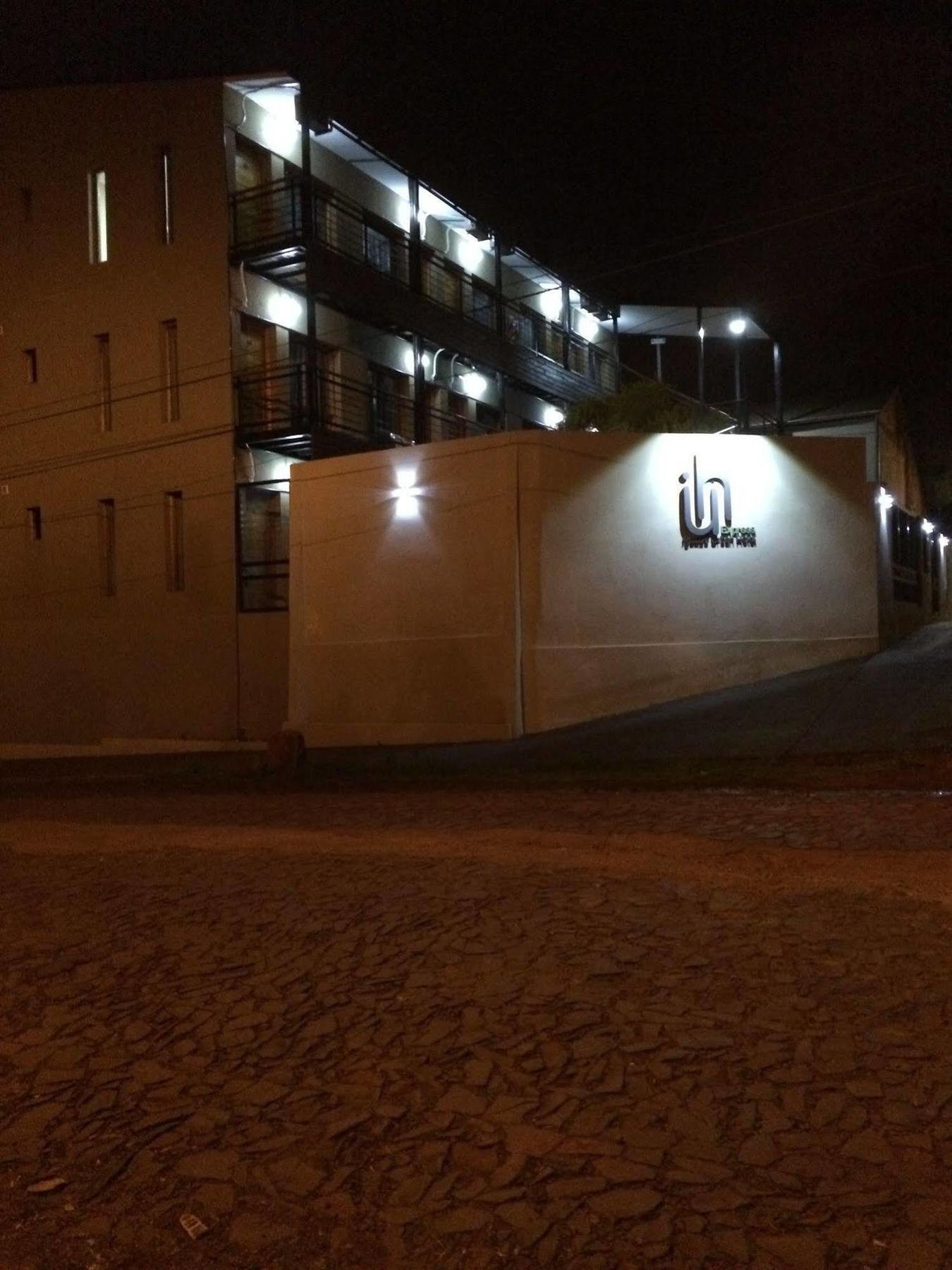 Iguazu Urban Hotel Express ปูแอร์โตอีกวาซู ภายนอก รูปภาพ